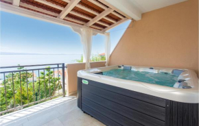 Awesome Apartment In Jesenice With Jacuzzi